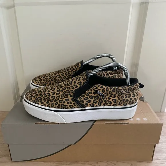 Vans Platform Leopard Print Sneakers - SZ 6 kids