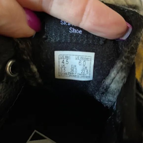 VANS SK8-HI Platform Fuzzy Leopard Sneakers