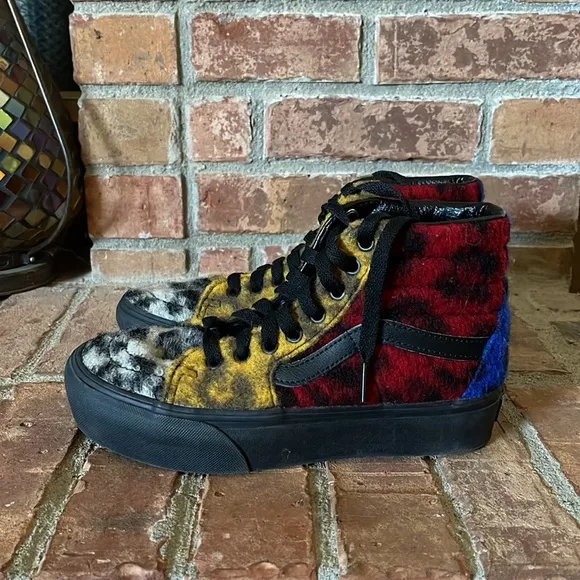 VANS SK8-HI Platform Fuzzy Leopard Sneakers