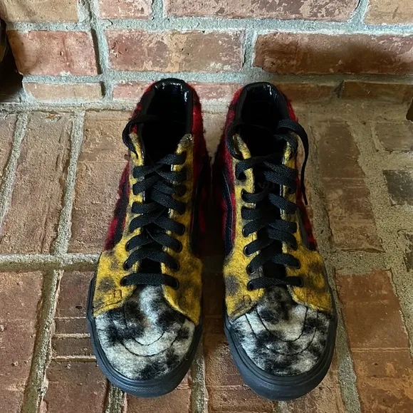 VANS SK8-HI Platform Fuzzy Leopard Sneakers