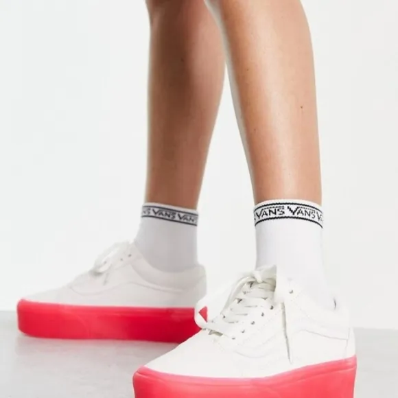 Vans UA Stackform sneakers in white with pink gum sole size5.5 new