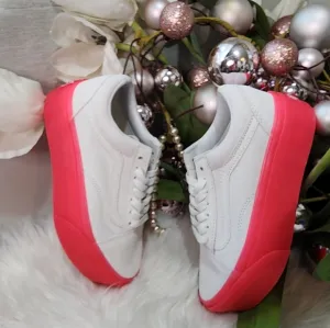Vans UA Stackform sneakers in white with pink gum sole size5.5 new