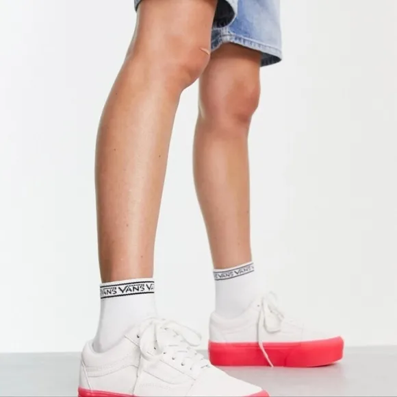 Vans UA Stackform sneakers in white with pink gum sole size5.5 new