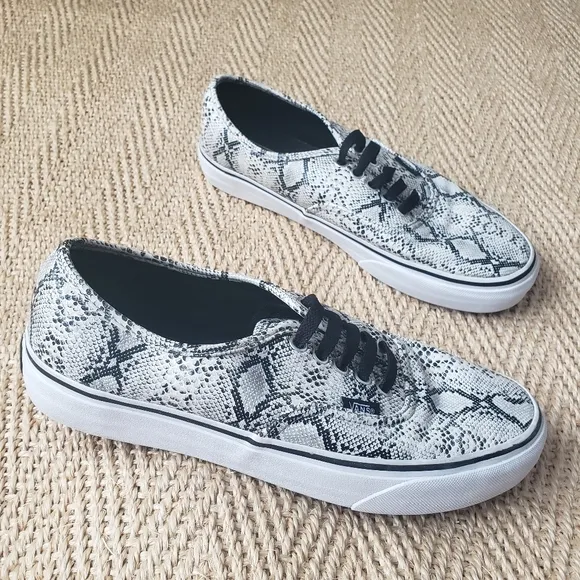 Vans unisex snake print low top lace-up Sneakers