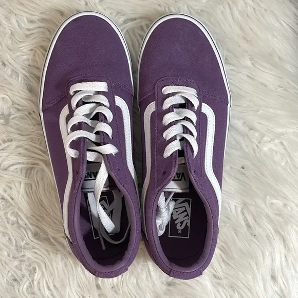 VANS Ward Low Top Sneaker Purple Size 4.5 NEW