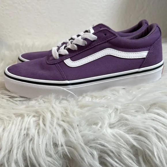 VANS Ward Low Top Sneaker Purple Size 4.5 NEW