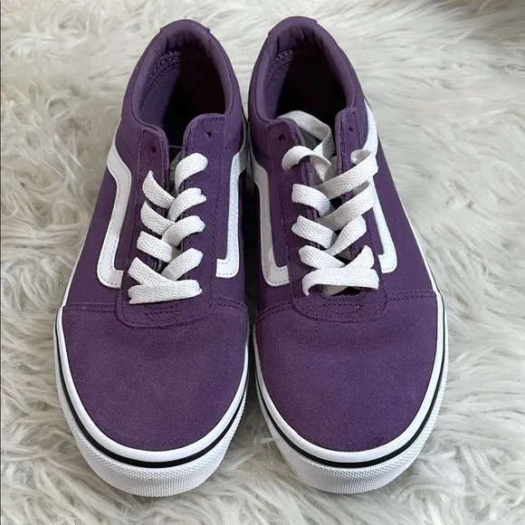 VANS Ward Low Top Sneaker Purple Size 4.5 NEW