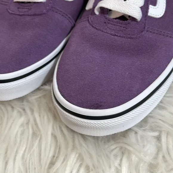VANS Ward Low Top Sneaker Purple Size 4.5 NEW