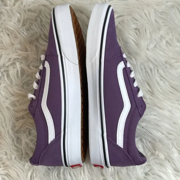 VANS Ward Low Top Sneaker Purple Size 4.5 NEW