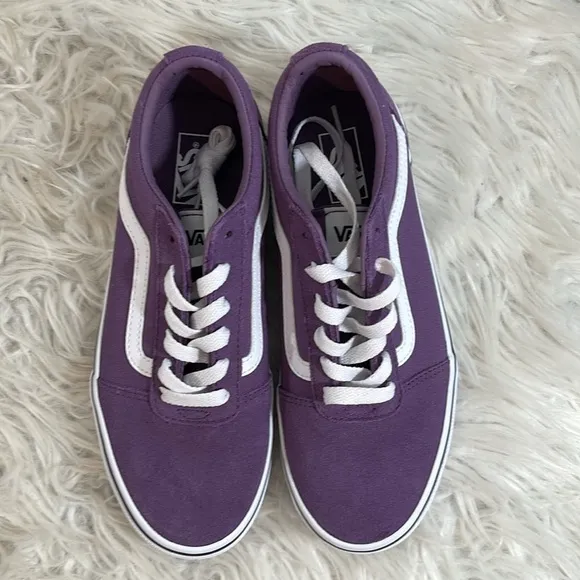VANS Ward Low Top Sneaker Purple Size 4.5 NEW