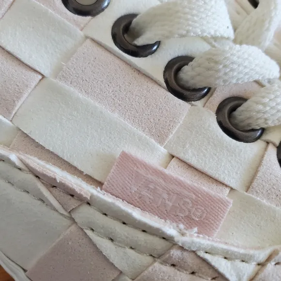 Vans White Pink Woven Checkered Platform Sneakers Men's Shoe 10 Women's 11.5