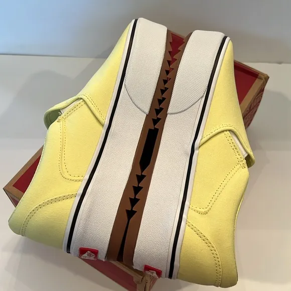 Vans Women’s Asher Platform Slip-On Sneakers color light green NEW size …
