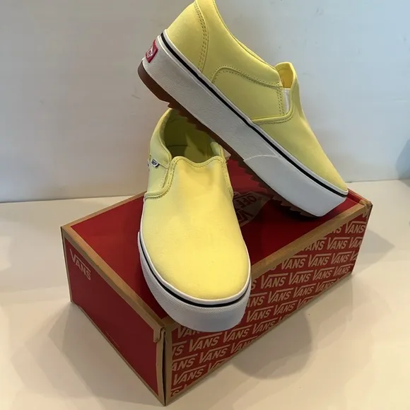 Vans Women’s Asher Platform Slip-On Sneakers color light green NEW size …