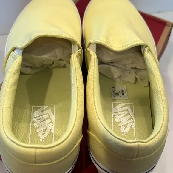 Vans Women’s Asher Platform Slip-On Sneakers color light green NEW size …