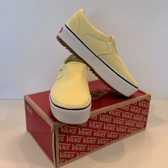 Vans Women’s Asher Platform Slip-On Sneakers color light green NEW size …