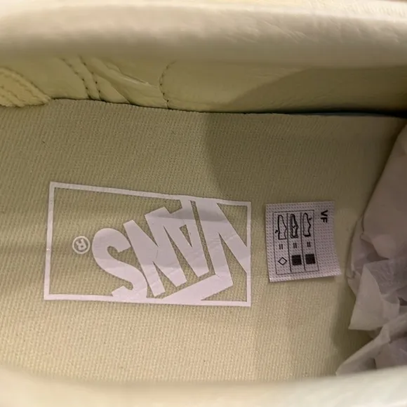 Vans Women’s Asher Platform Slip-On Sneakers color light green NEW size …