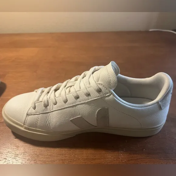 Veja Mens Sneakers White Campo Leather Low Top Size EU43/US 10 Gently Used