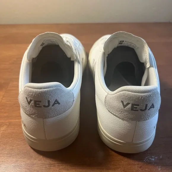 Veja Mens Sneakers White Campo Leather Low Top Size EU43/US 10 Gently Used