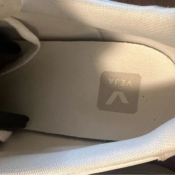 Veja Mens Sneakers White Campo Leather Low Top Size EU43/US 10 Gently Used