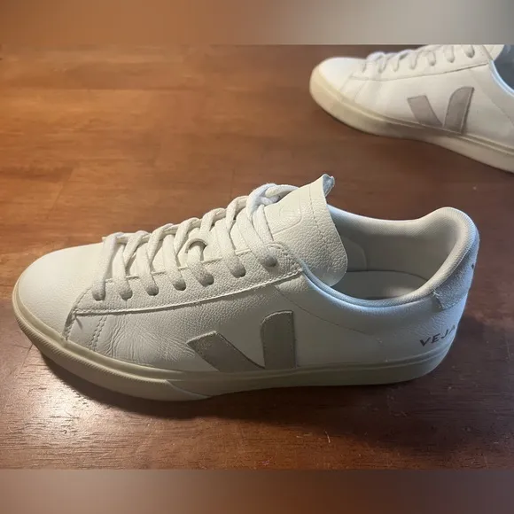 Veja Mens Sneakers White Campo Leather Low Top Size EU43/US 10 Gently Used