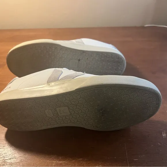 Veja Mens Sneakers White Campo Leather Low Top Size EU43/US 10 Gently Used