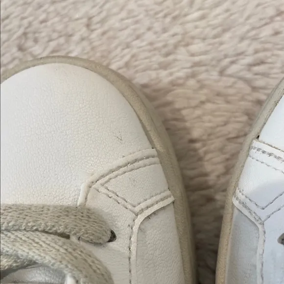 Veja Urca Bicolor White/Camel Low-Top Sneakers