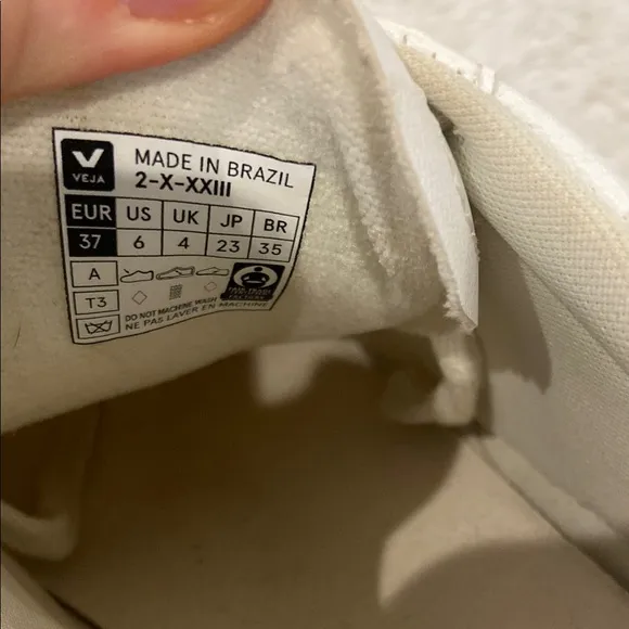 Veja Urca Bicolor White/Camel Low-Top Sneakers