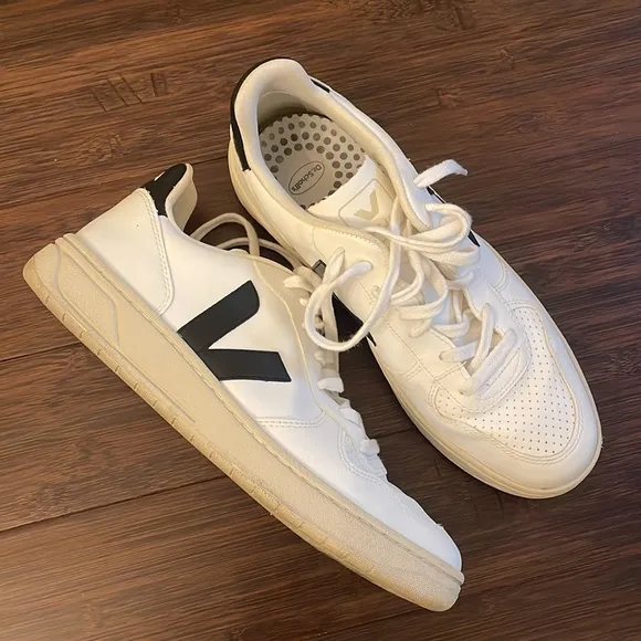 VEJA V10 Leather Platform Sneakers