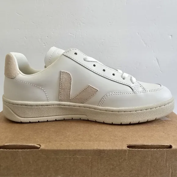 Veja White and Cream Low Top Sneakers Size 40
