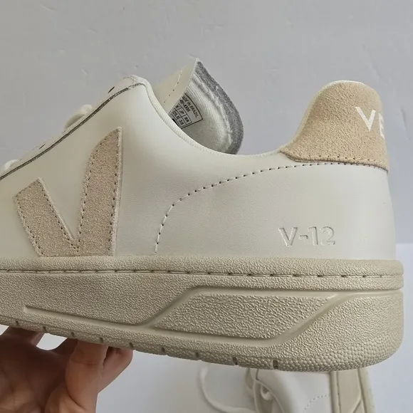 Veja White and Cream Low Top Sneakers Size 40