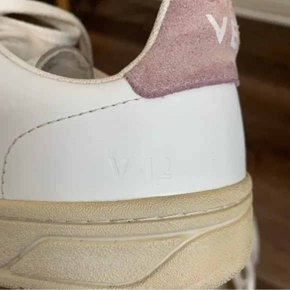Veja Womens v-12 mixed leather low top sneakers suede back 7