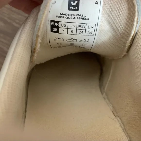 Veja Womens v-12 mixed leather low top sneakers suede back 7