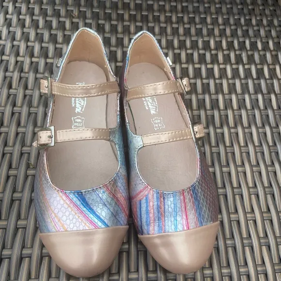 Venettini rose gold flats size 29 girls