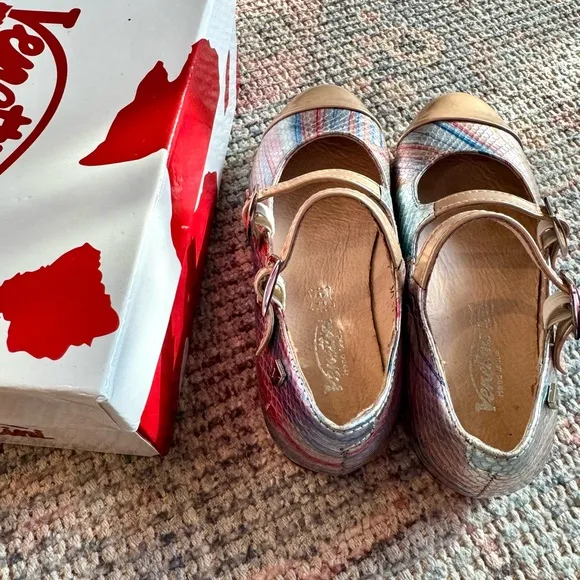 Venettini rose gold flats size 29 girls