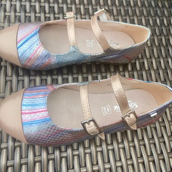 Venettini rose gold flats size 29 girls