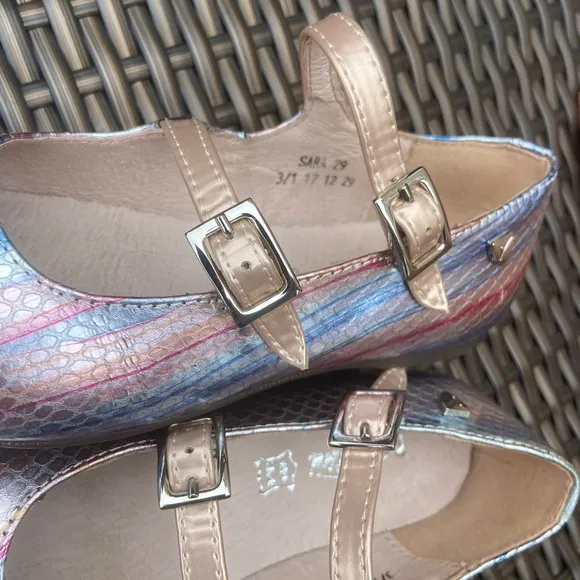 Venettini rose gold flats size 29 girls