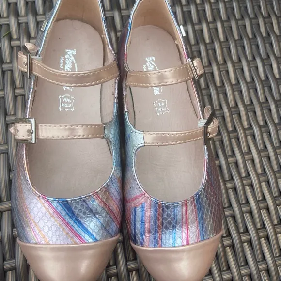 Venettini rose gold flats size 29 girls