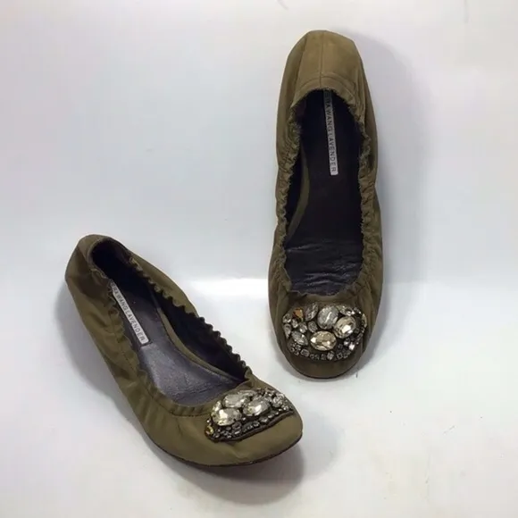 VERA WANG LAVENDER Millie Jewel Olive Suede Flat 7.