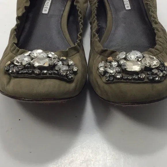 VERA WANG LAVENDER Millie Jewel Olive Suede Flat 7.