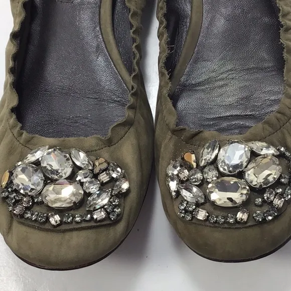 VERA WANG LAVENDER Millie Jewel Olive Suede Flat 7.