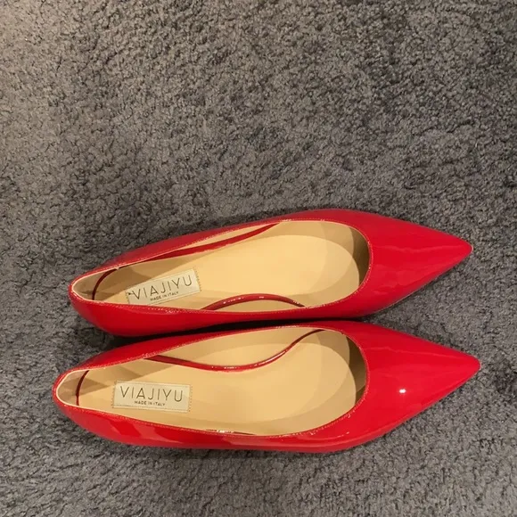 Viajiyu red flats generous toe box with no cleavage new no box size 41.5