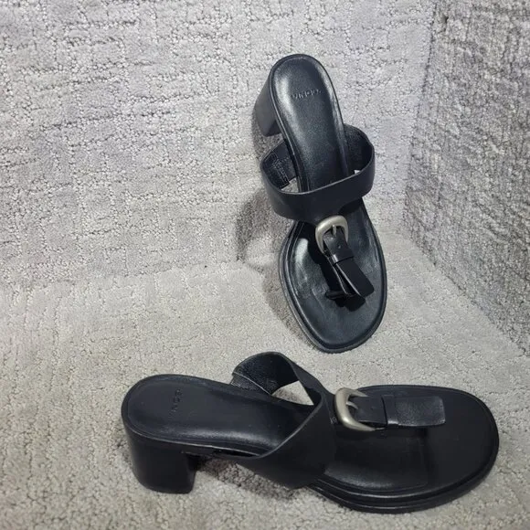 Vince Aubrey Womens Size US 6M Leather Slip On Stocked Block Heel Thong Sandals