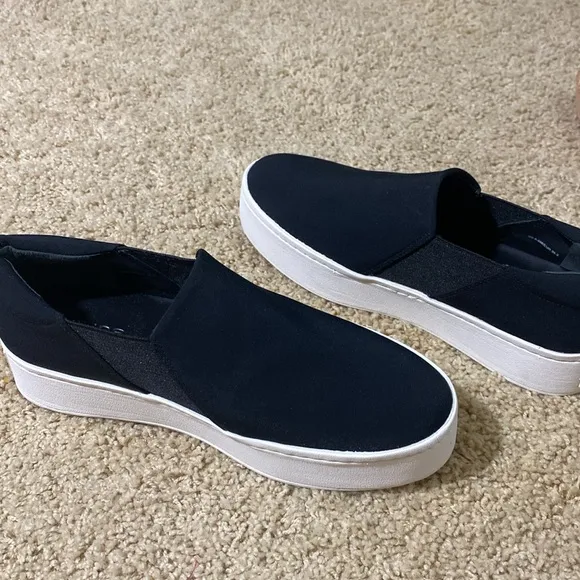 Vince brand Warren slip on NEW black platform sneakers size 6.5