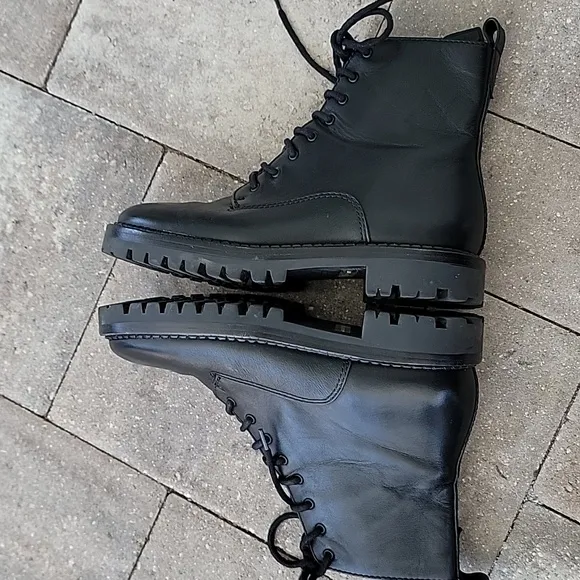 Vince Cabria Lace-Up Leather Combat Boots Sz 6
