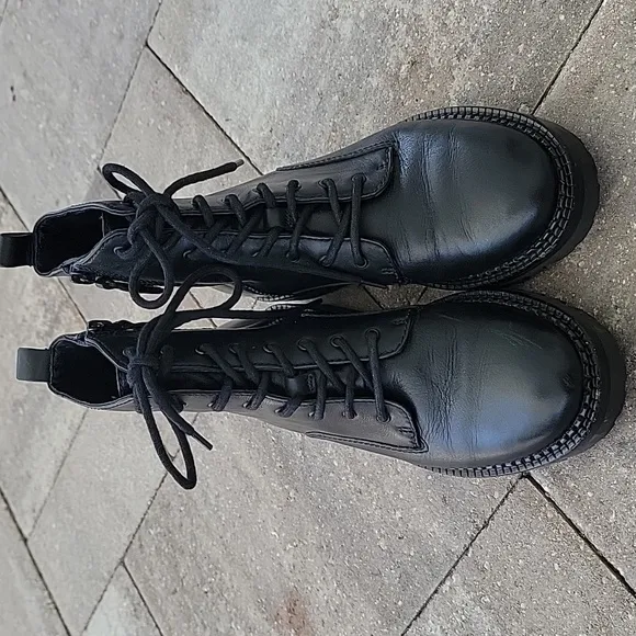 Vince Cabria Lace-Up Leather Combat Boots Sz 6