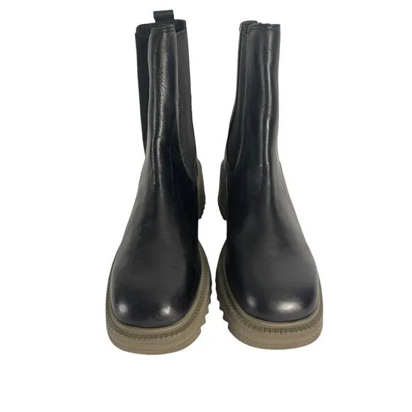 Vince Camuto Anikaaa Lug Sole Platform Chelsea Boots Women's Size 8.5 NWOB