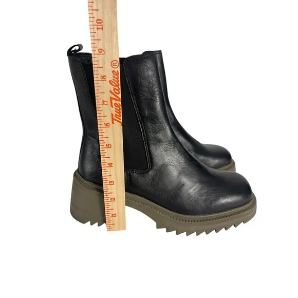 Vince Camuto Anikaaa Lug Sole Platform Chelsea Boots Women's Size 8.5 NWOB
