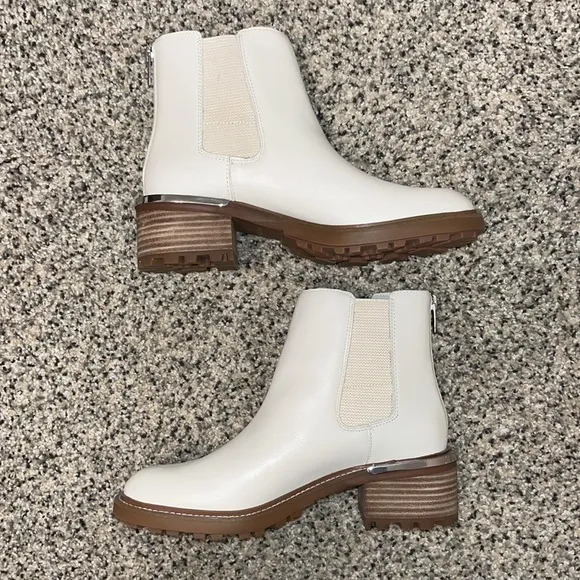 Vince Camuto Leather Kelivena Chelsea Boots