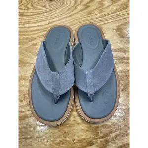 Vince Dean Flip Flop Sandals Men's 8.5 Gray Suede Slip-On Flat Heel Open Toe S40