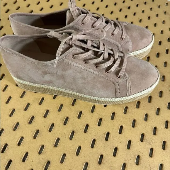 Vince sneakers womens SZ 10 wendell suede platform low top lace up in oatmeal